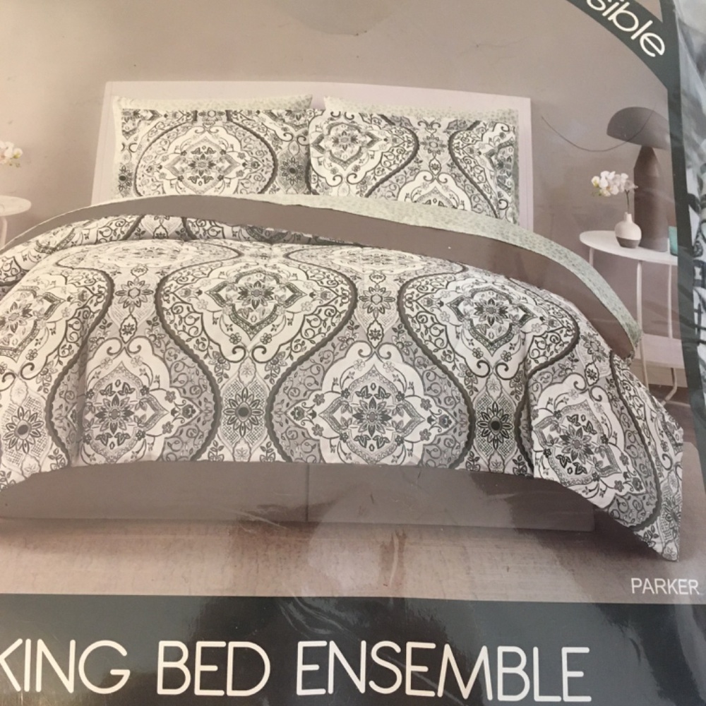 King comforter set - Picture 9 of 12